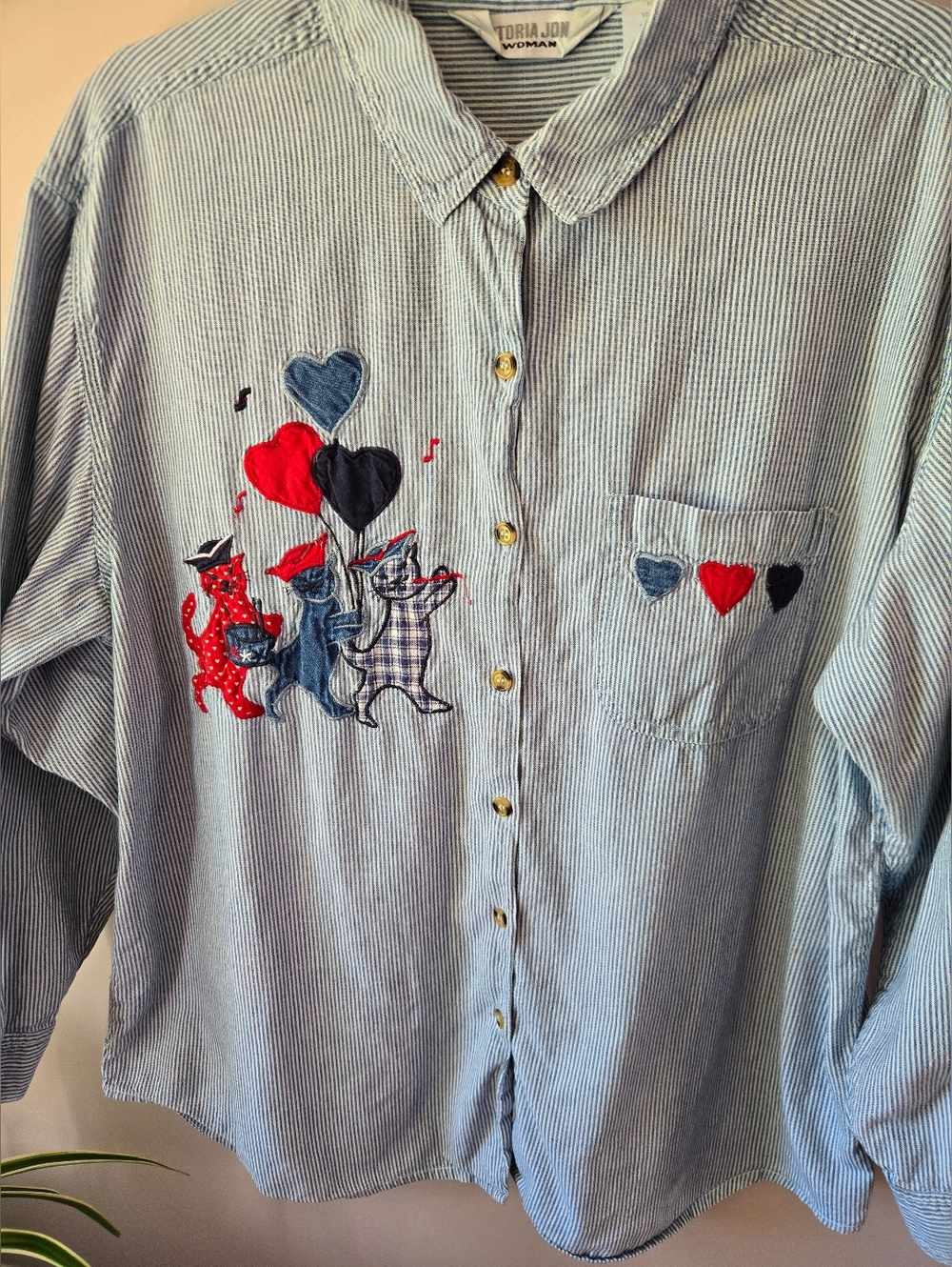 Vintage Style Whimsical Cat Applique Striped Button-Down Shirt
